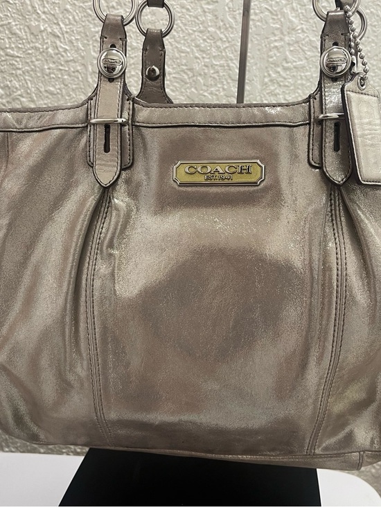 Coach Metallic Gold Leather Tote Bag | Large Shoulder Bag | Lilac Interior - Picture 2 of 15